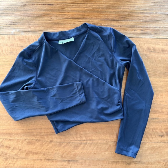 Athleta Swim Long Sleeve Cropped Rash Guard with Wrap Front- Navy XXS - Picture 2 of 12